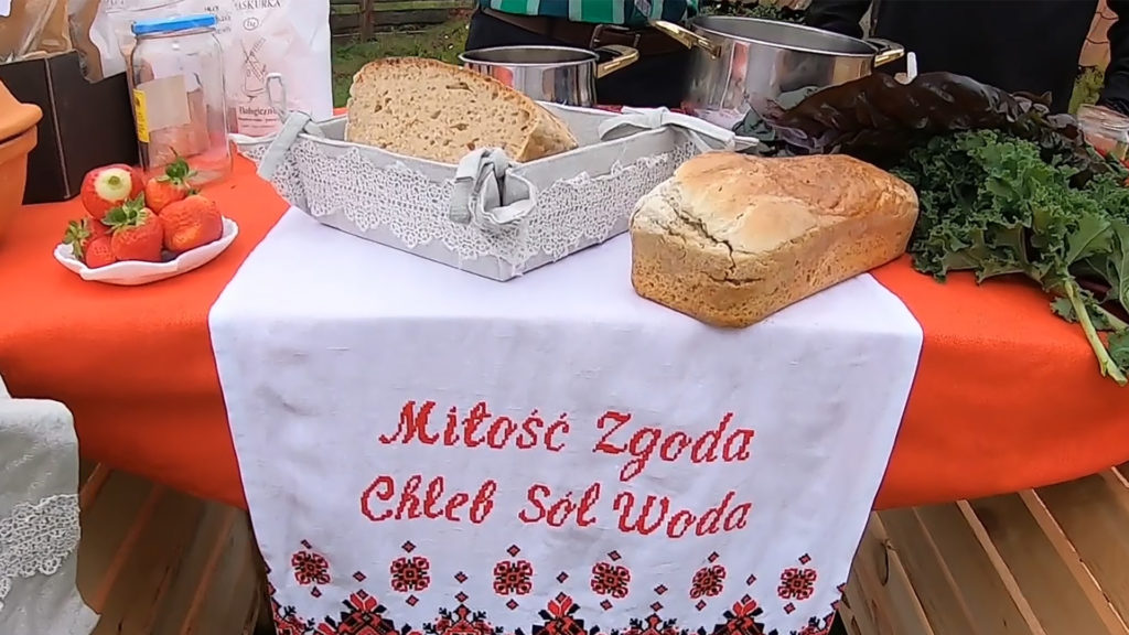 Jak zrobić zakwas do pieczenia prawdziwego chleba z prastarych zbóż - Tadeusz Rolnik w Ostoi